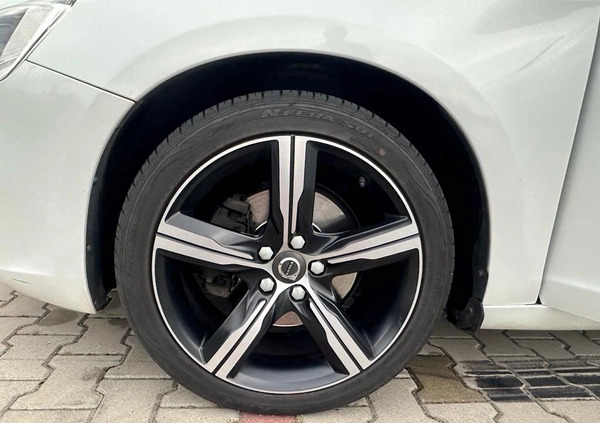 Volvo V60 cena 59800 przebieg: 182000, rok produkcji 2016 z Płock małe 781